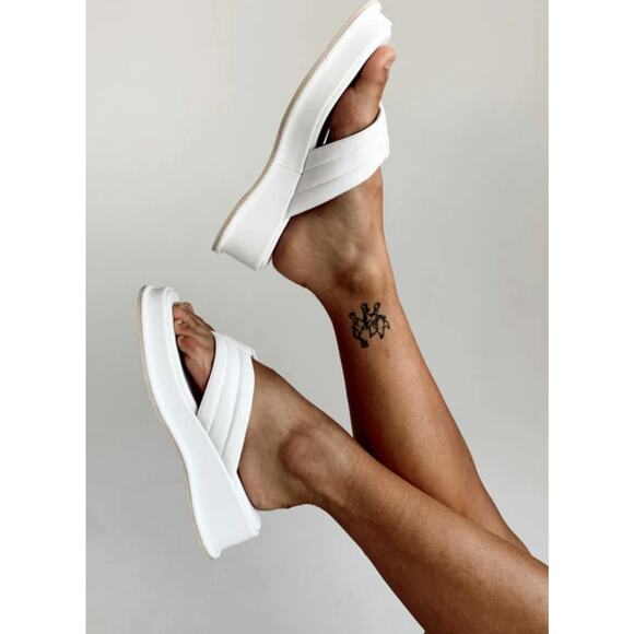 Princess Polly White Pump It Up Platform Sandals Size 9 - Picture 1 of 9